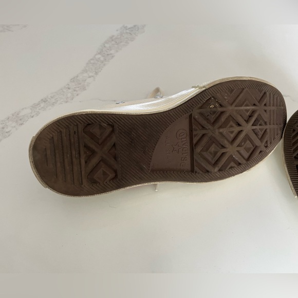 🎉🎉 host pick!!Converse x comme des garçons play by chuck Taylor. - Picture 11 of 14